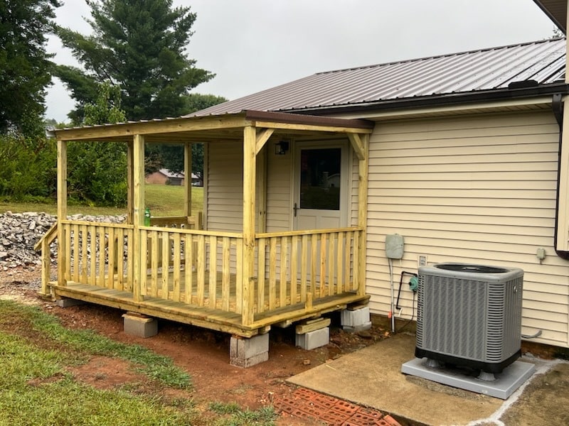 8x12 Covered Deck in Horse Cave, KY