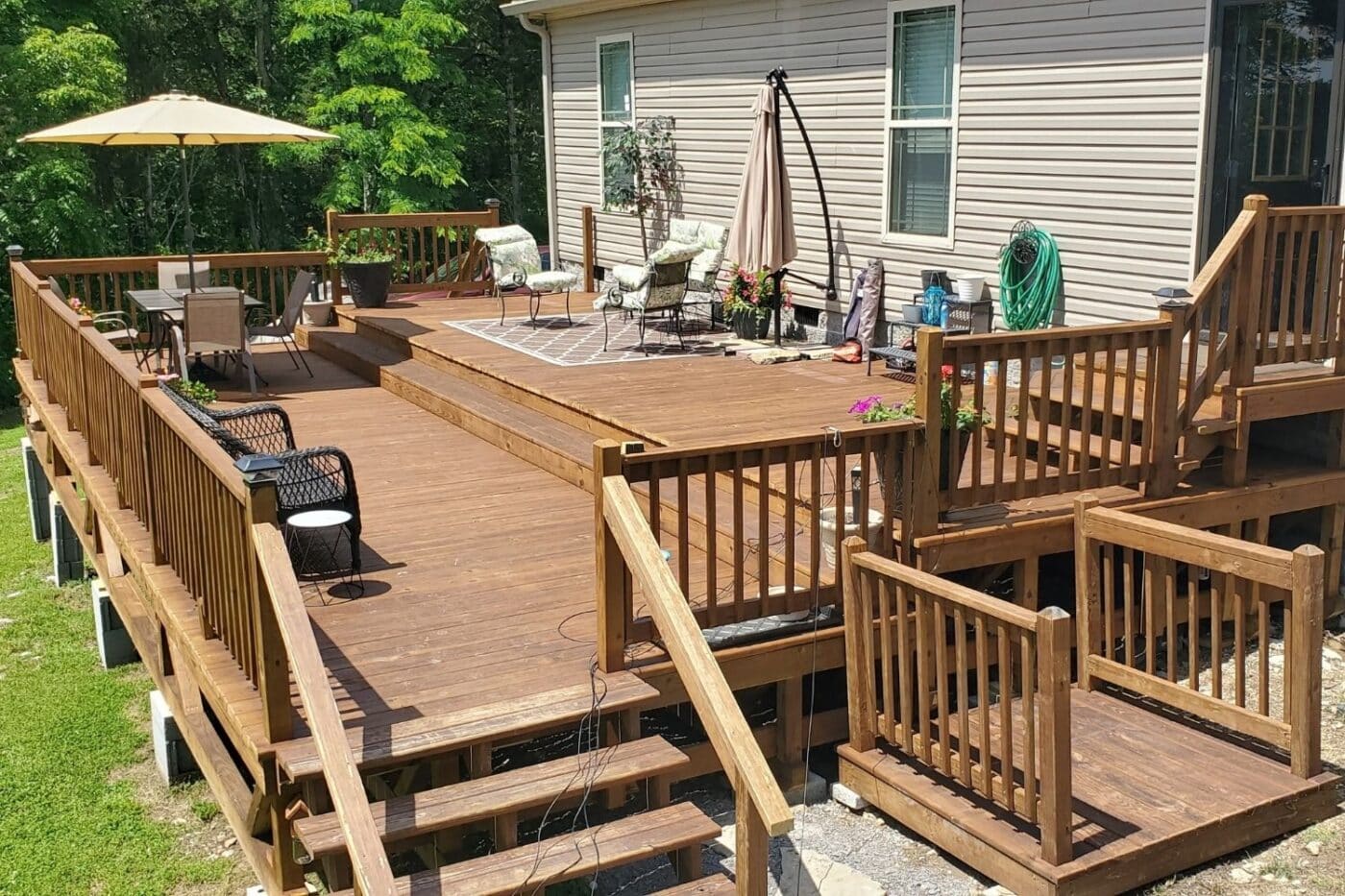 custom deck contractor in TN & KY